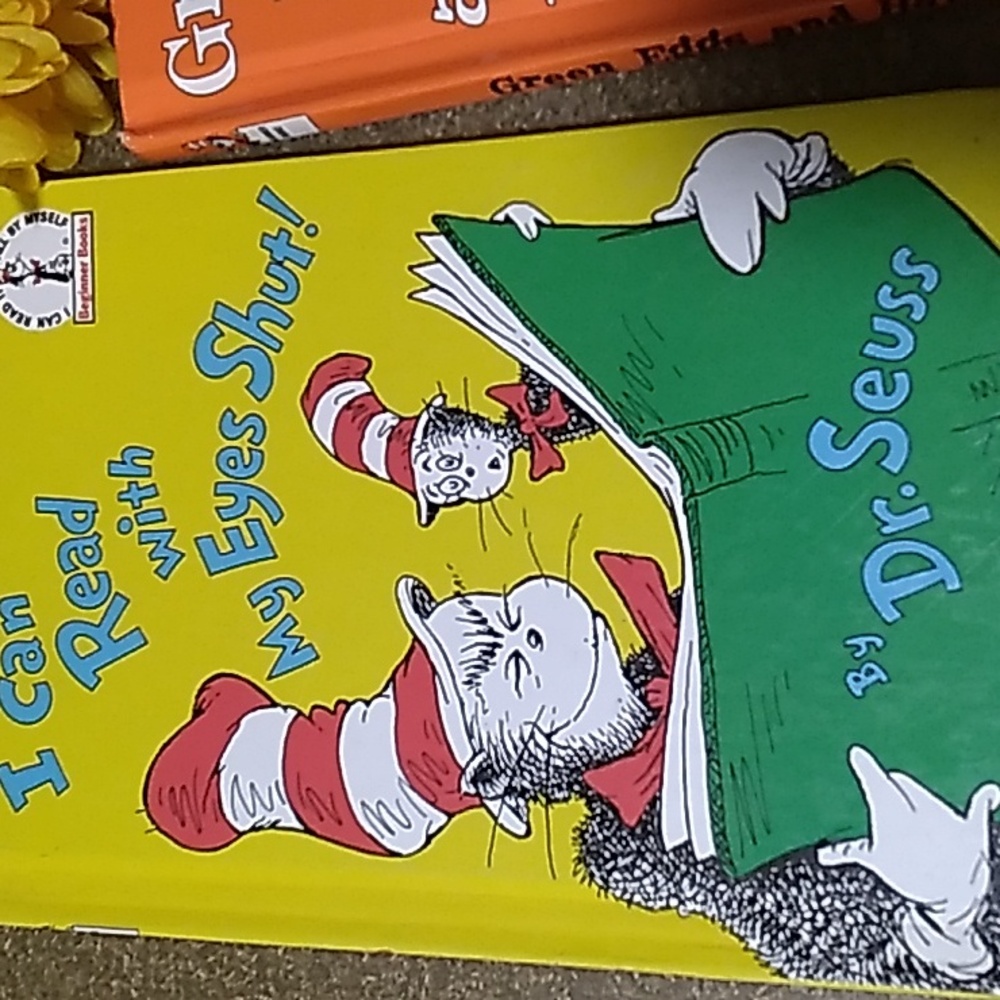 Dr. Seuss- 2 Vintage books- "Green Eggs & Ham" & "I Can Read With My Eyes Shut" - Picture 5 of 13